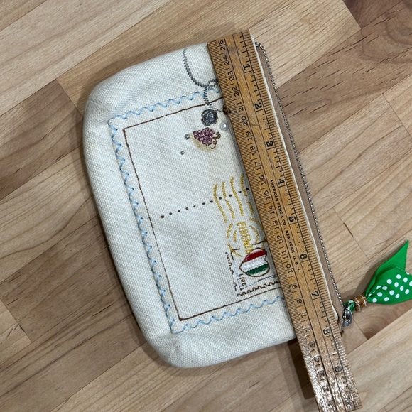 Brighton Pouch - Picture 7 of 10